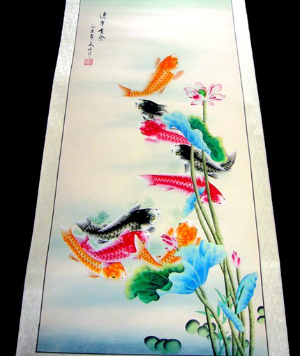 四尺豎幅九魚圖